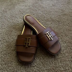 Tommy Hilfiger Brown Leather Slides Women’s Size 6